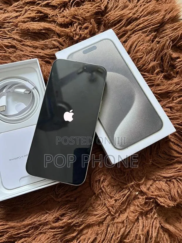 New Apple iPhone 15 Pro Max 256 GB Silver · Photo 1