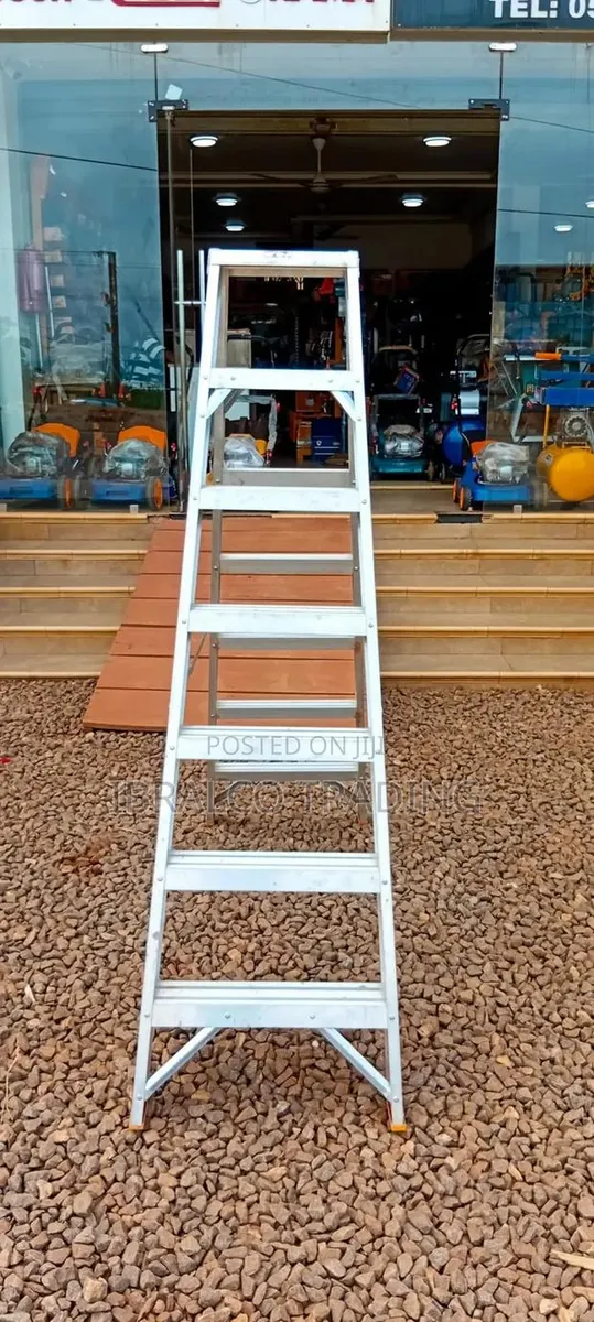 Aluminium Household Ladder(2x7) · Photo 1