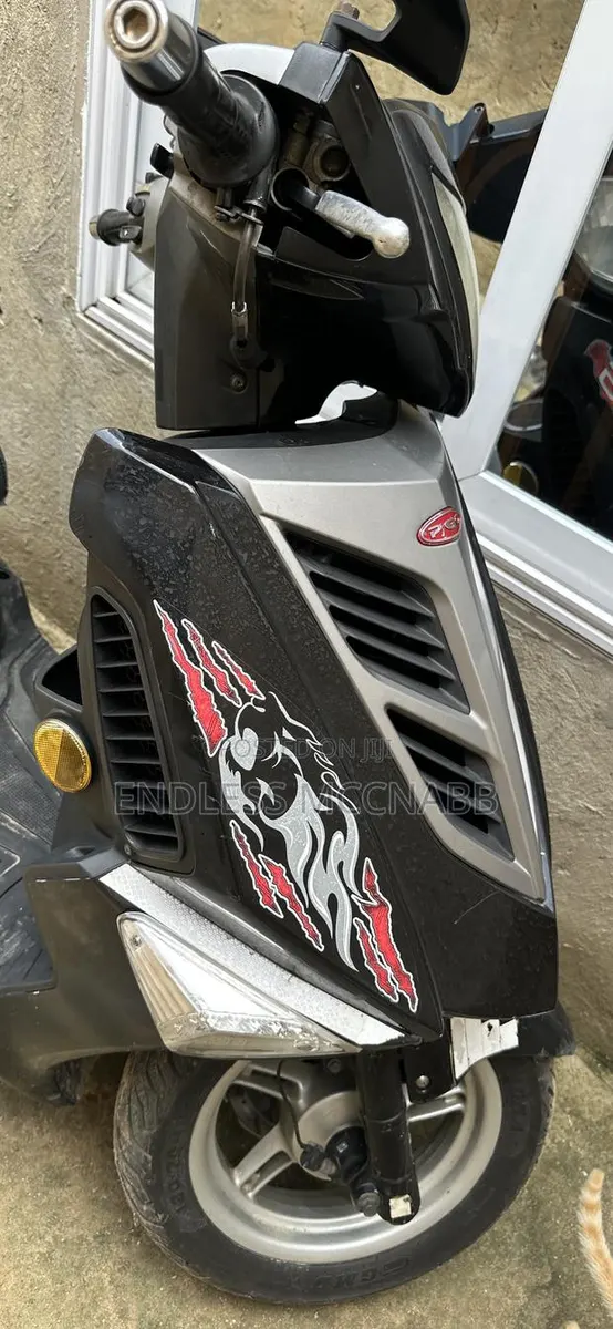 Piaggio Scooter 2020 Black · Photo 1