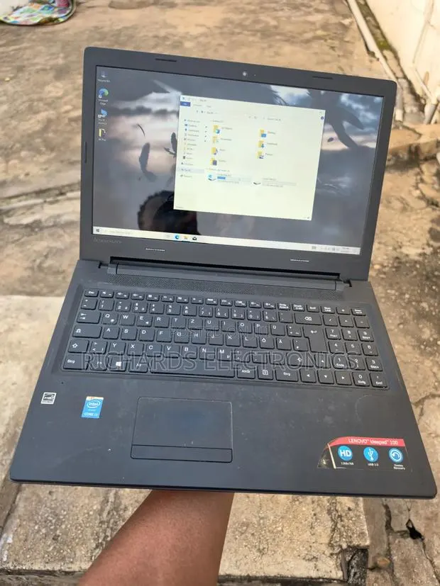 Laptop Lenovo IdeaPad 100 8GB Intel Core i3 HDD 1T · Photo 1