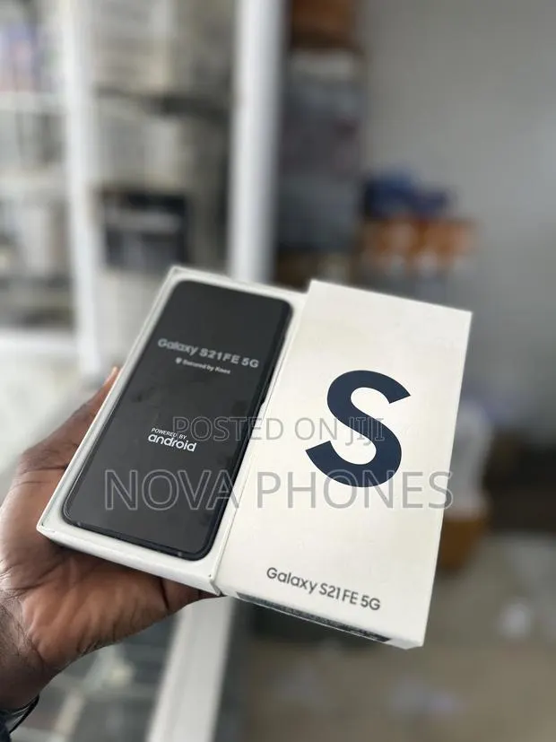 New Samsung Galaxy S21 FE 5G 128 GB Blue · Photo 1