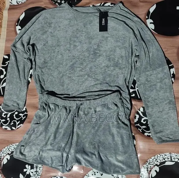 Ladies Dress · Photo 1