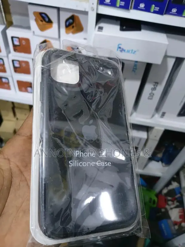 iPhone 11 Pouch · Photo 1