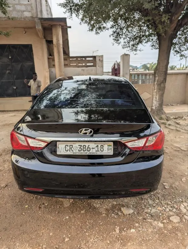 Hyundai Sonata GLS Sedan FWD (2.4L 4cyl 6A) 2012 Black · Photo 1