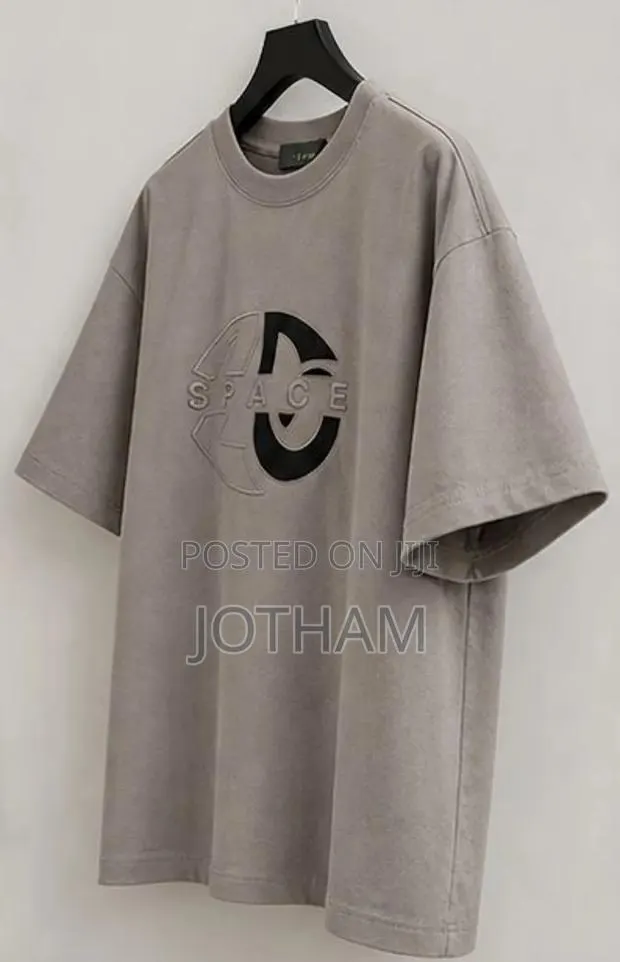 Premium Oversized Grey Streetwear T-Shirt.Minimalist, Unisex · Photo 1