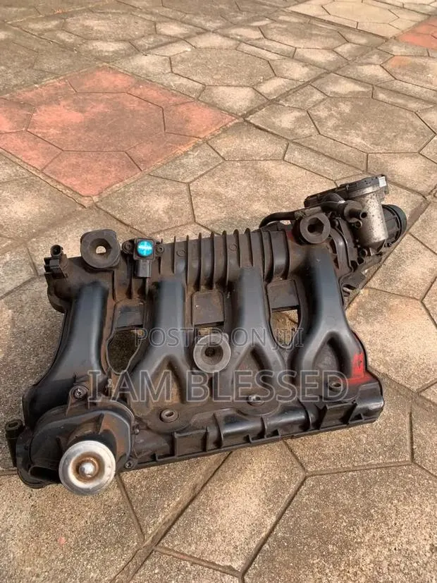 2011 to 2014 C250 Intake Manifold Complete · Photo 1