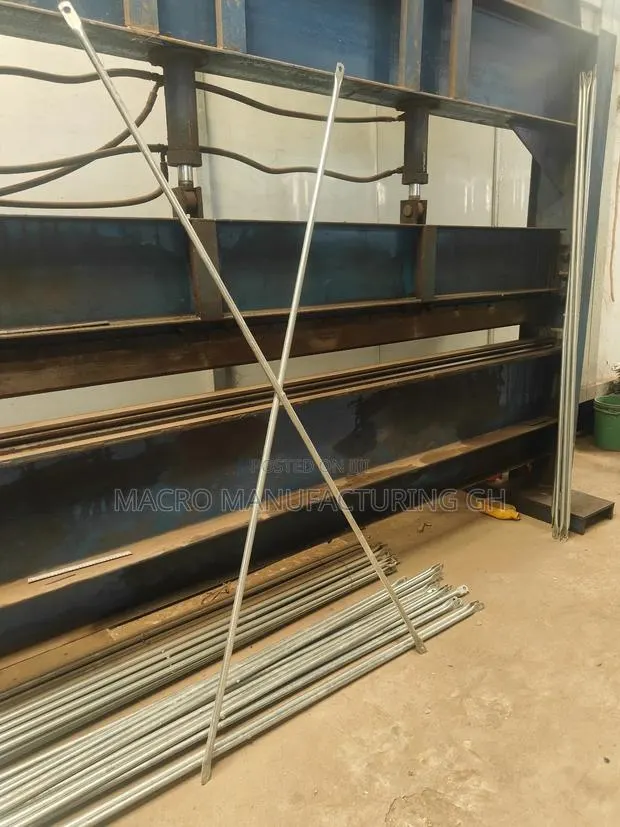 Scaffolding Brace Crossing