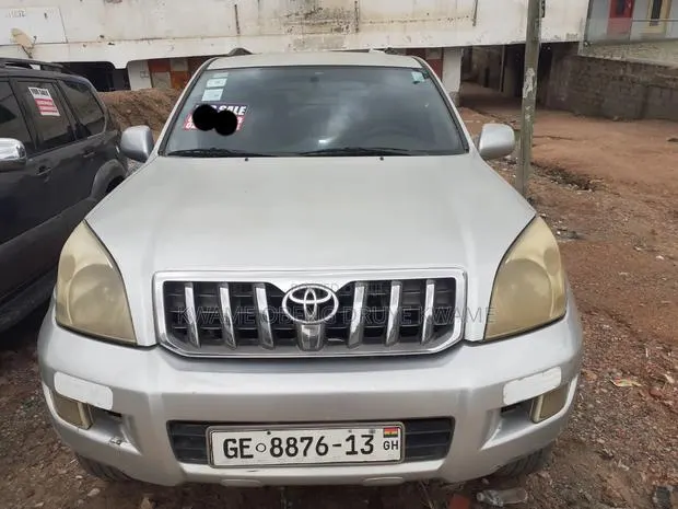 Toyota Land Cruiser Prado 3.0 TD 2010 Silver · Photo 1