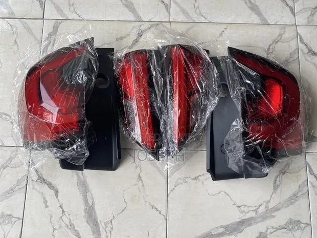 Terrain 2018,2019,2020,2021,2022 Tail Boot Light · Photo 1