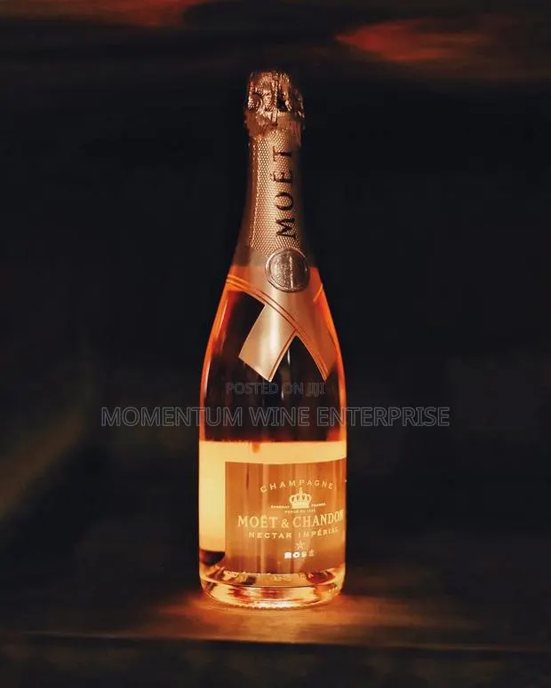 Moet Chandon Nectar Imperial Rose Luminous 75cl · Photo 1