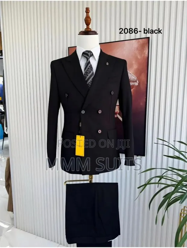 Simple and Classic 2-Piece Double-Breasted Melano Men's Suit Buttons · Photo 1