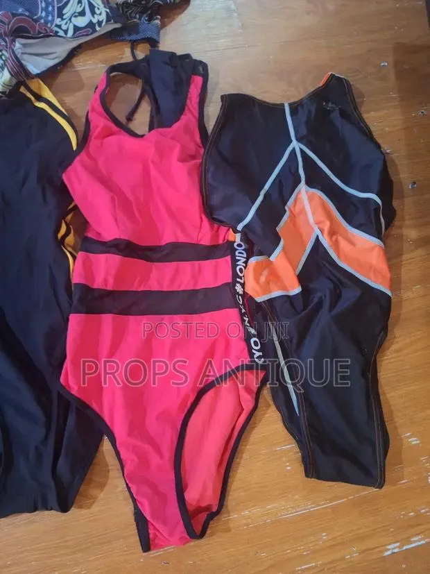 Teen's Swimwear · Photo 1