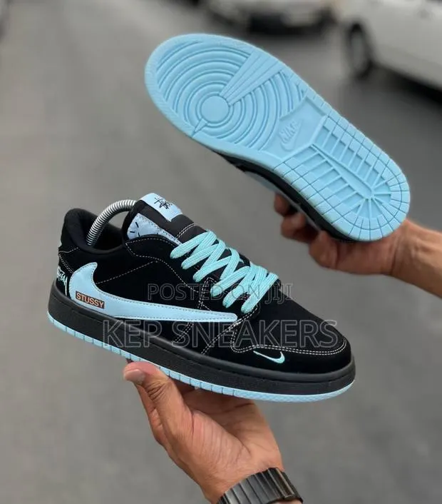 Travis Scott Air Jordan 1 Low ‘Black Phantom’ · Photo 1