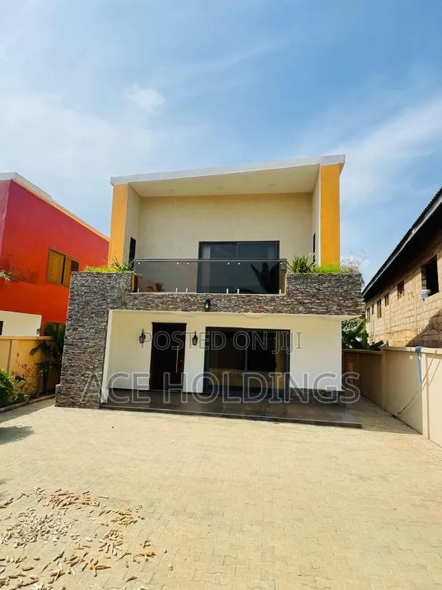 3bdrm House in Ashale Botwe for sale · Photo 1