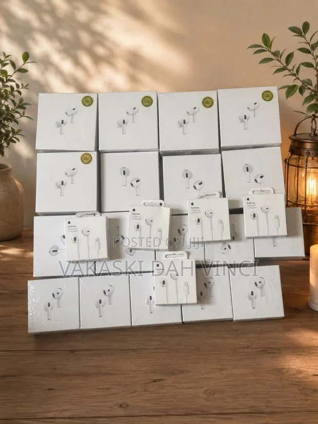 Airpods 2nd,3rd and 4th Gen for Sale.Earpods Also Available · Photo 1