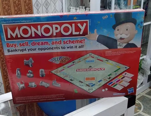 Hasbro Monopoly Board Game · Photo 1