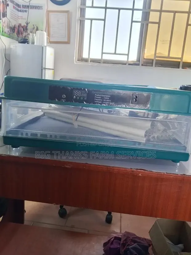 130 Eggs Capacity, Dual Power, Automatic · Photo 1