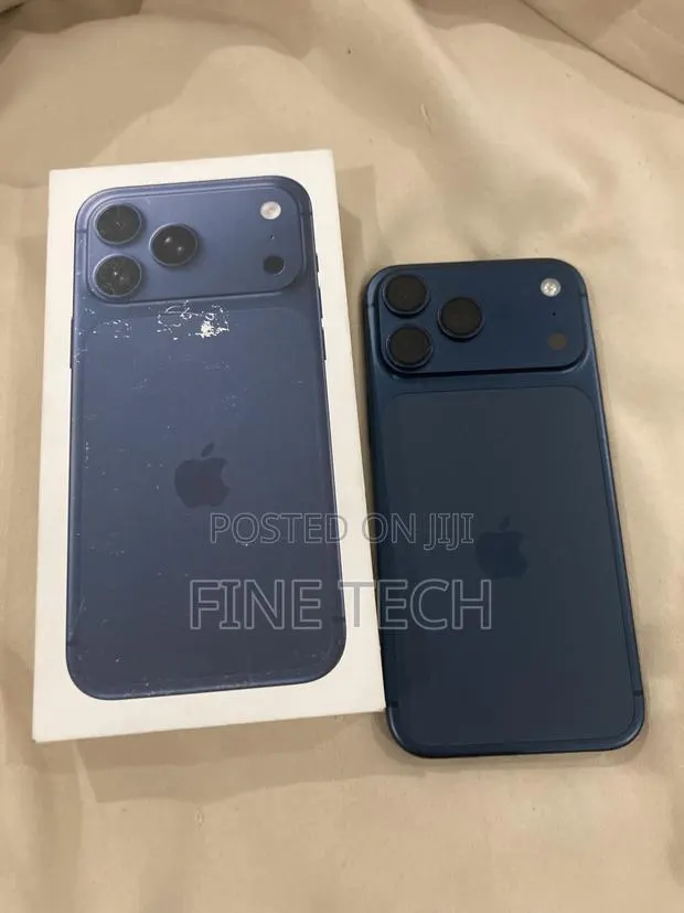 Apple iPhone 17 Pro Max 256 GB Blue · Photo 1
