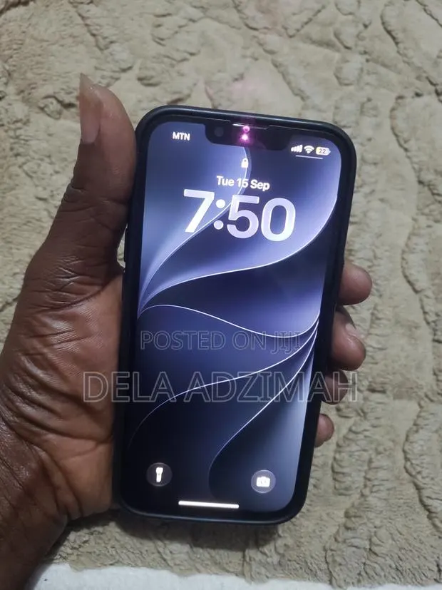 Apple iPhone 13 128 GB · Photo 1