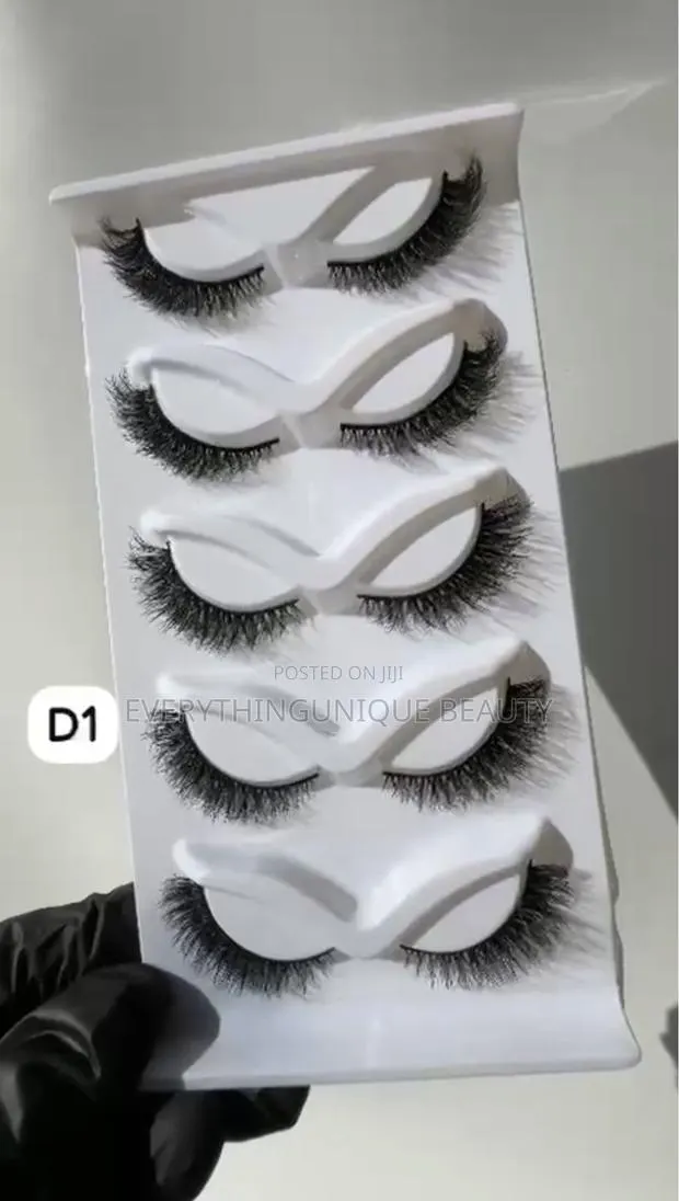 Cat Eye Lashes · Photo 1