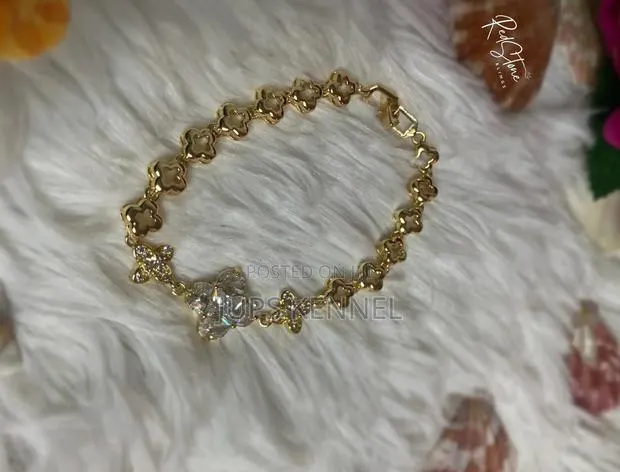 Bracelet (Gold) · Photo 1