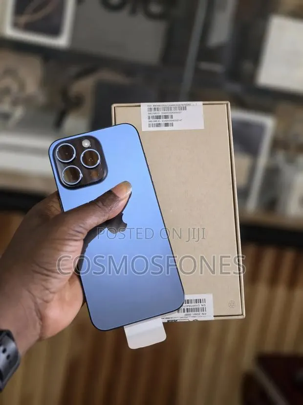 New Apple iPhone 15 Pro Max 256 GB Blue · Photo 1