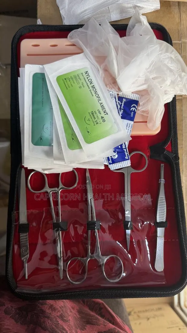 Suturing Practice Kit · Photo 1