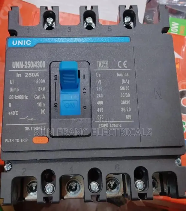 250a 4pole Industrial McCb · Photo 1