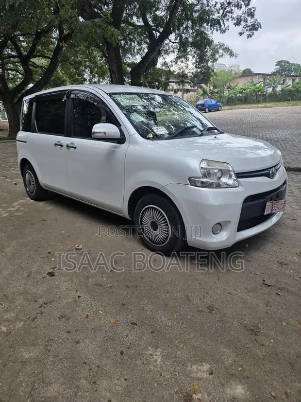 Toyota Sienta 1.5 AWD 2015 White