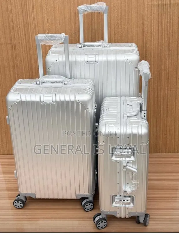 Rimowa 3 Set Traveling Bag · Photo 1