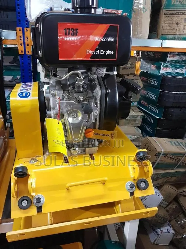 Robin Compactor Plate · Photo 1