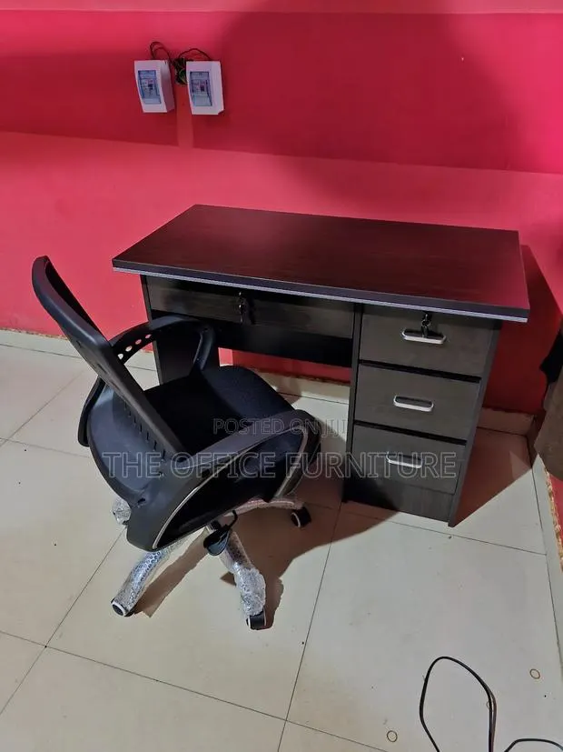 Promo (Office Table and a Chair) · Photo 1