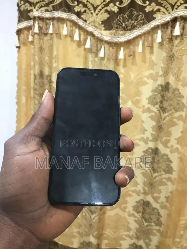 Apple iPhone 15 128 GB Black · Photo 1