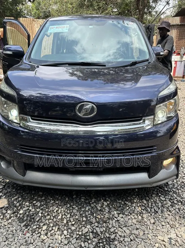Toyota Voxy X 2WD 8-Seater 2010 Burgundy