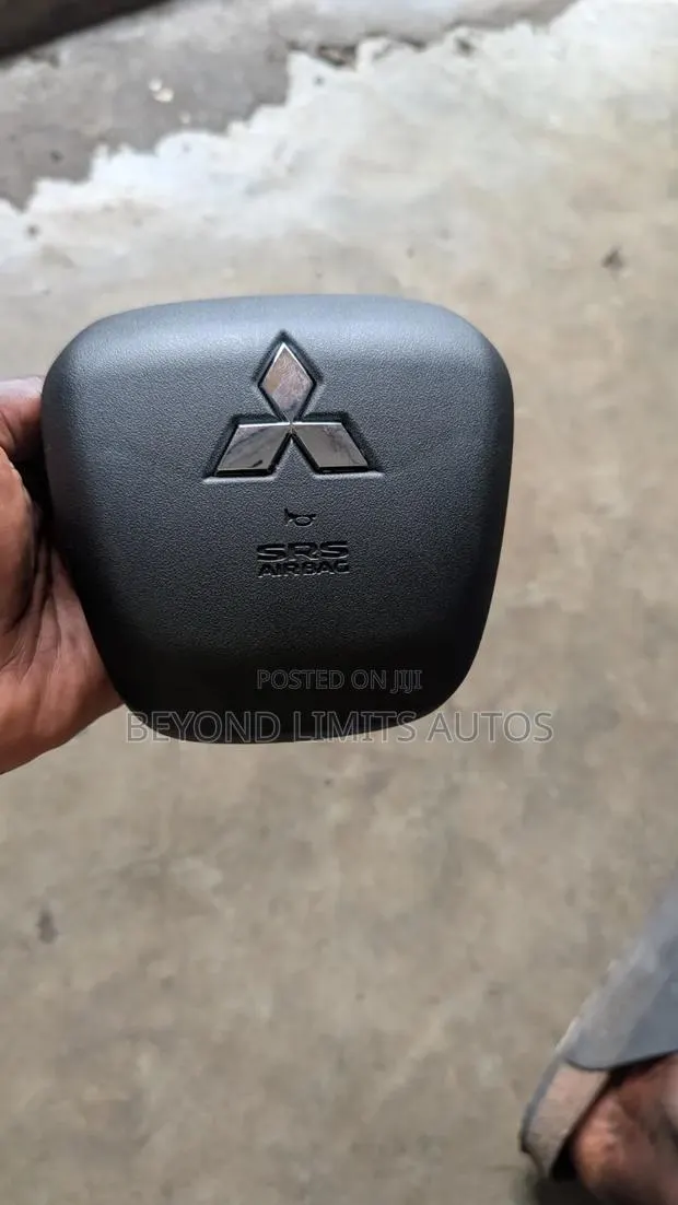 Mitsubishi Outlander 2022,2023,2024 Air Bag Cover / Airbag Cover · Photo 1