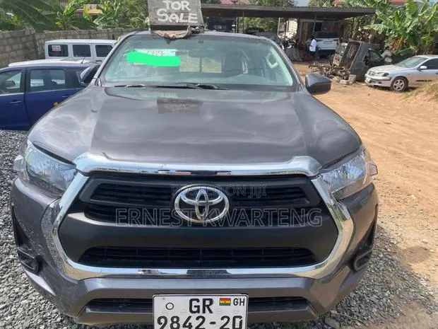 Toyota Hilux 2019 Black · Photo 1