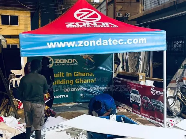 Foldable Canopy With Branding · Photo 1