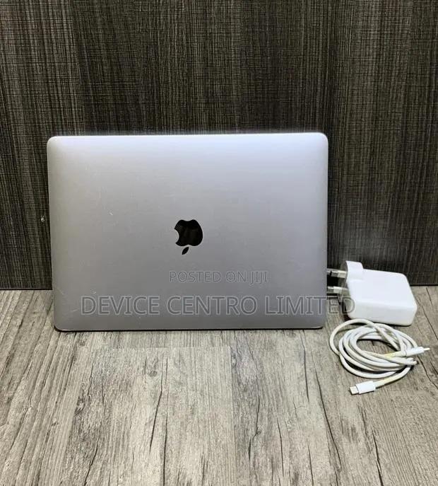 Laptop Apple MacBook Pro 2020 8GB Intel Core I5 SSD 256GB · Photo 1