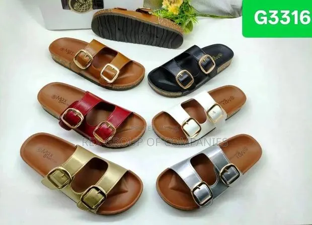 Unisex Slides · Photo 1