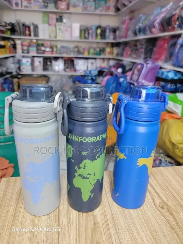 INFO Grafic Water Bottle · Photo 1