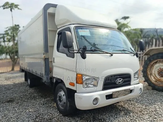 Wings Truck for Sale · Photo 1