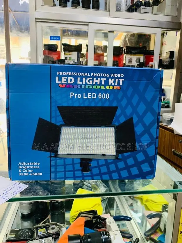 Sealed in Box Pro Led 600 Photo Video Led Light Kit. · Photo 1