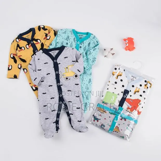 3 PCS Baby Sleepsuit/Coverall · Photo 1