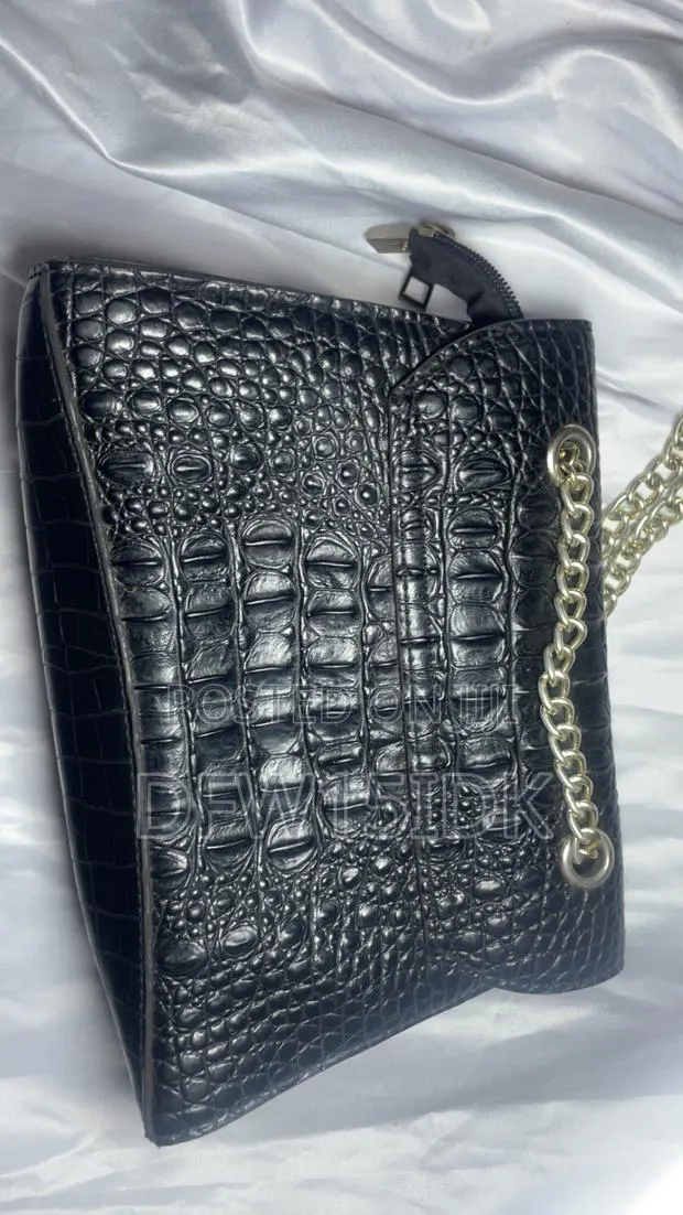 Black Stylish Bag · Photo 1