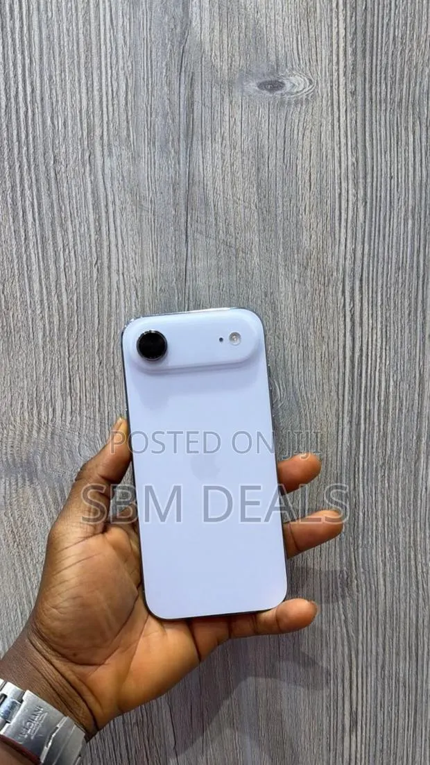 Apple iPhone Air 256 GB White · Photo 1