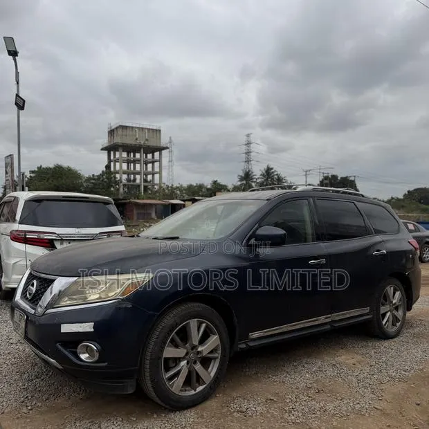 Nissan Pathfinder Platinum 4dr SUV 4WD (3.5L 6cyl CVT) 2014 Black · Photo 1