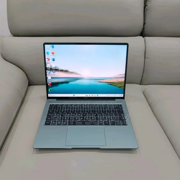 New Laptop Huawei MateBook 13 WRT-W19E 16GB Intel Core i5 SSD 512GB · Photo 1