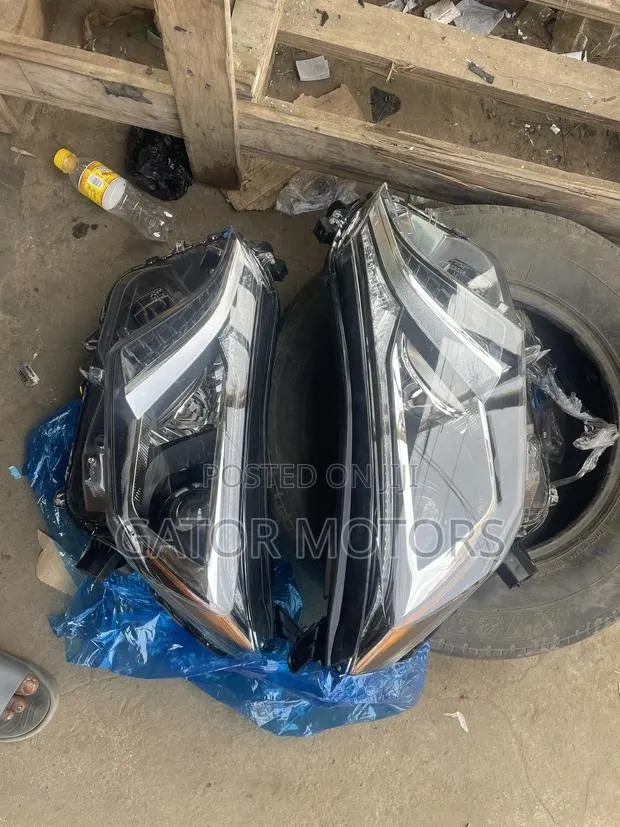Rav4 2016 2017 2018 Headlight XLE LE Normal Without LED · Photo 1