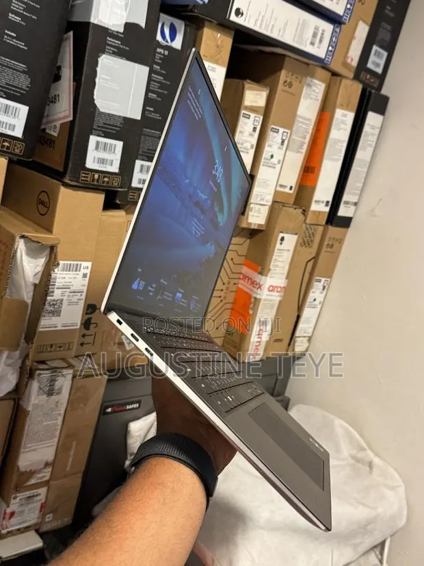 Laptop Dell XPS 15 9530 16GB Intel Core i7 SSD 512GB · Photo 4