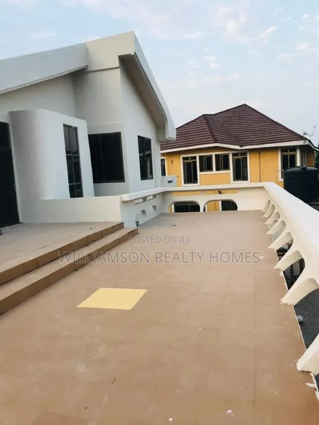 6bdrm House in Hfc Estate Area, Spintex for rent · Photo 1